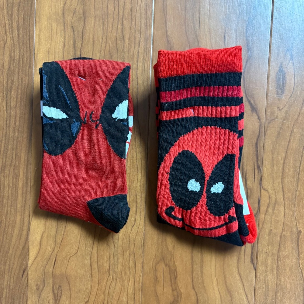 Marvel Deadpool Merc with a Mouth Crew Socks 2 Pair Set Red Black Adult NWOT